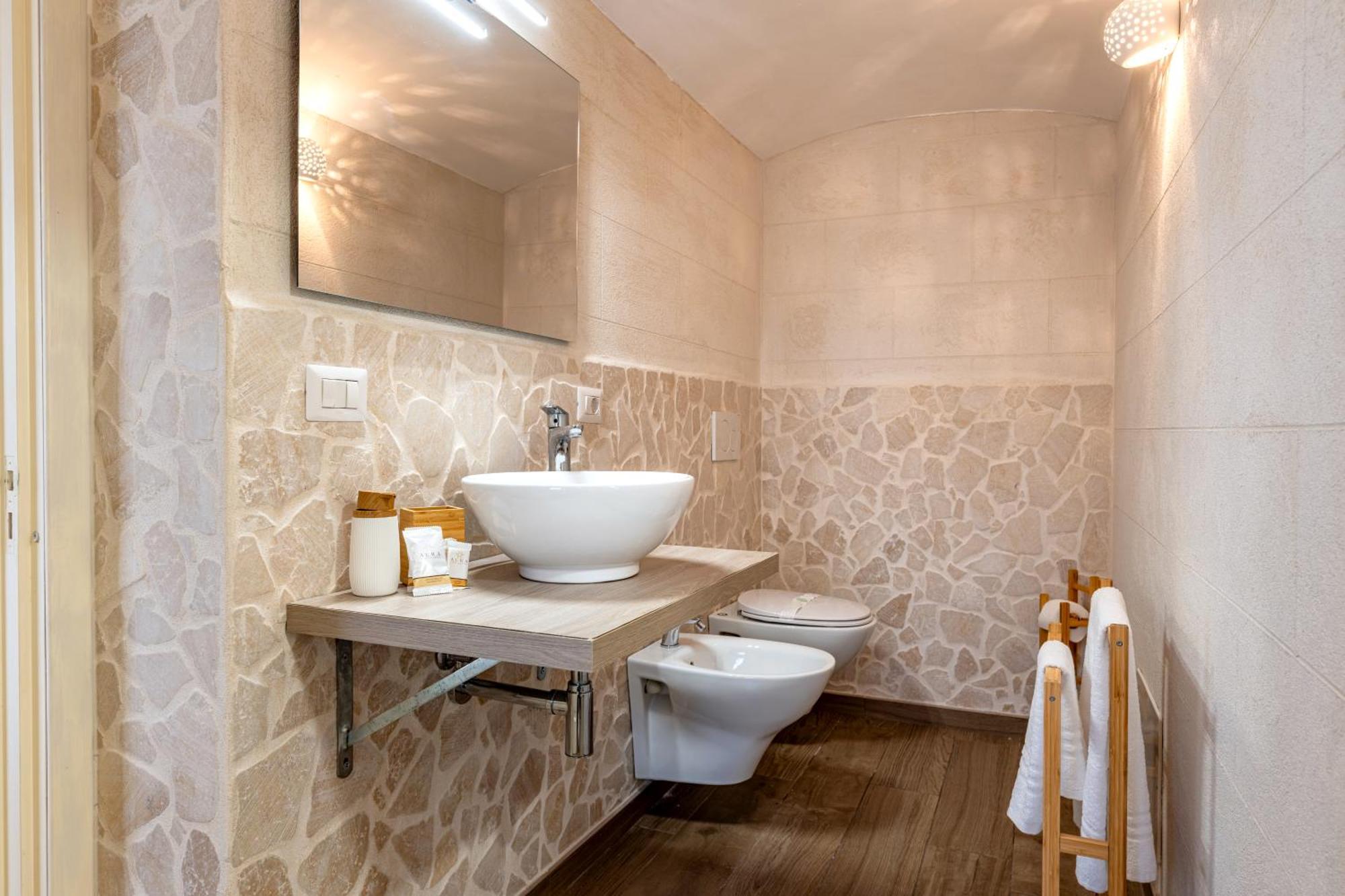 Modern Stone Apartment In The Heart Of בארי מראה חיצוני תמונה